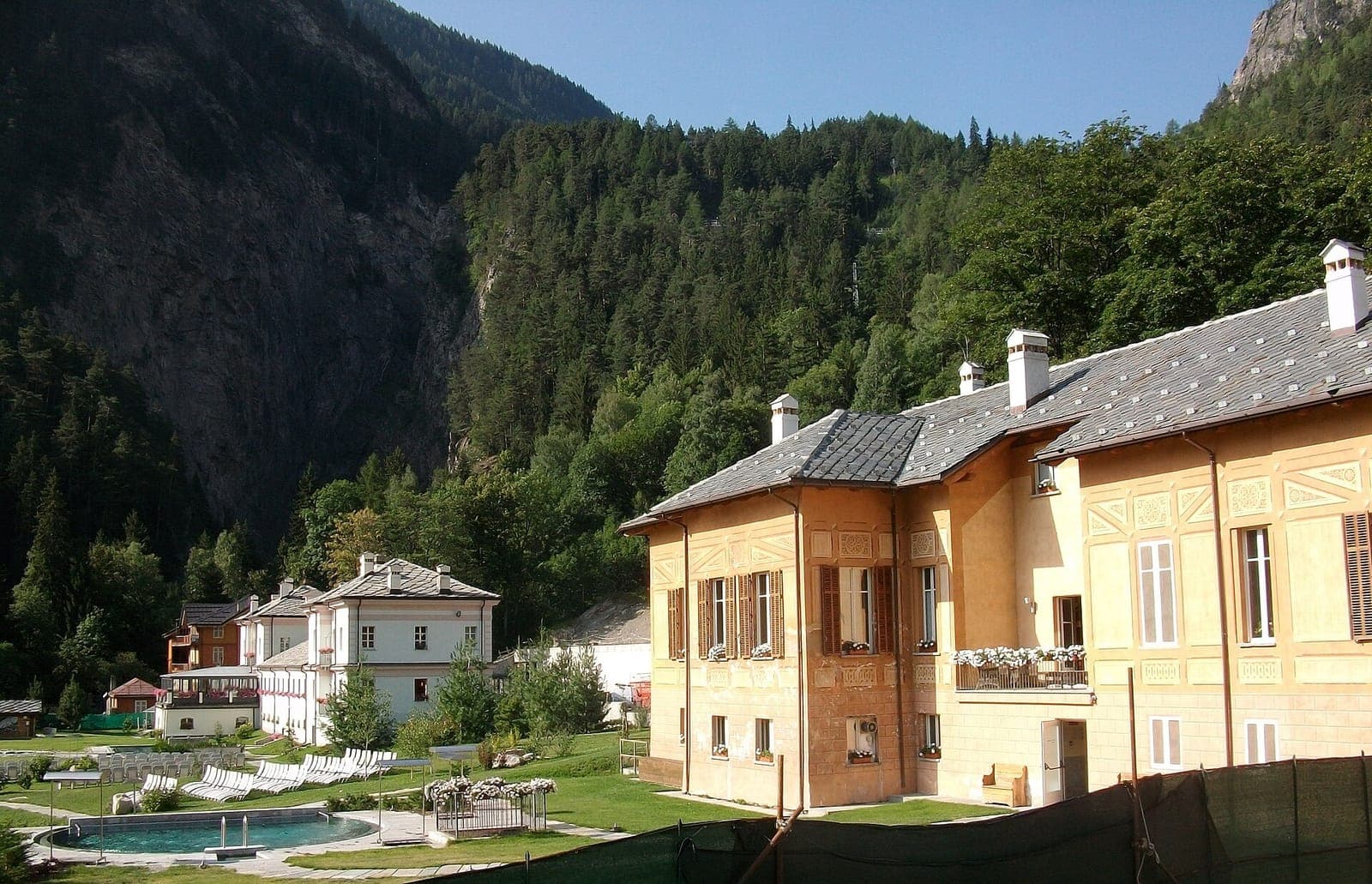 QC Terme Pré-Saint-Didier (thermal spa under Mont Blanc)