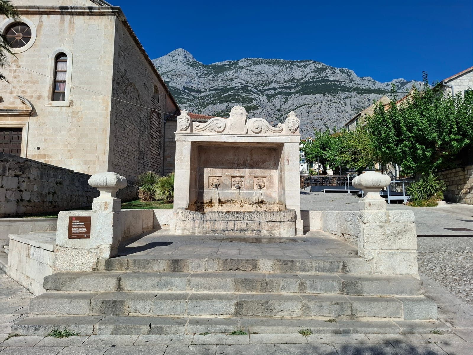 Makarska Old Town: Kačić Square, St. Mark's Church & Kalalarga