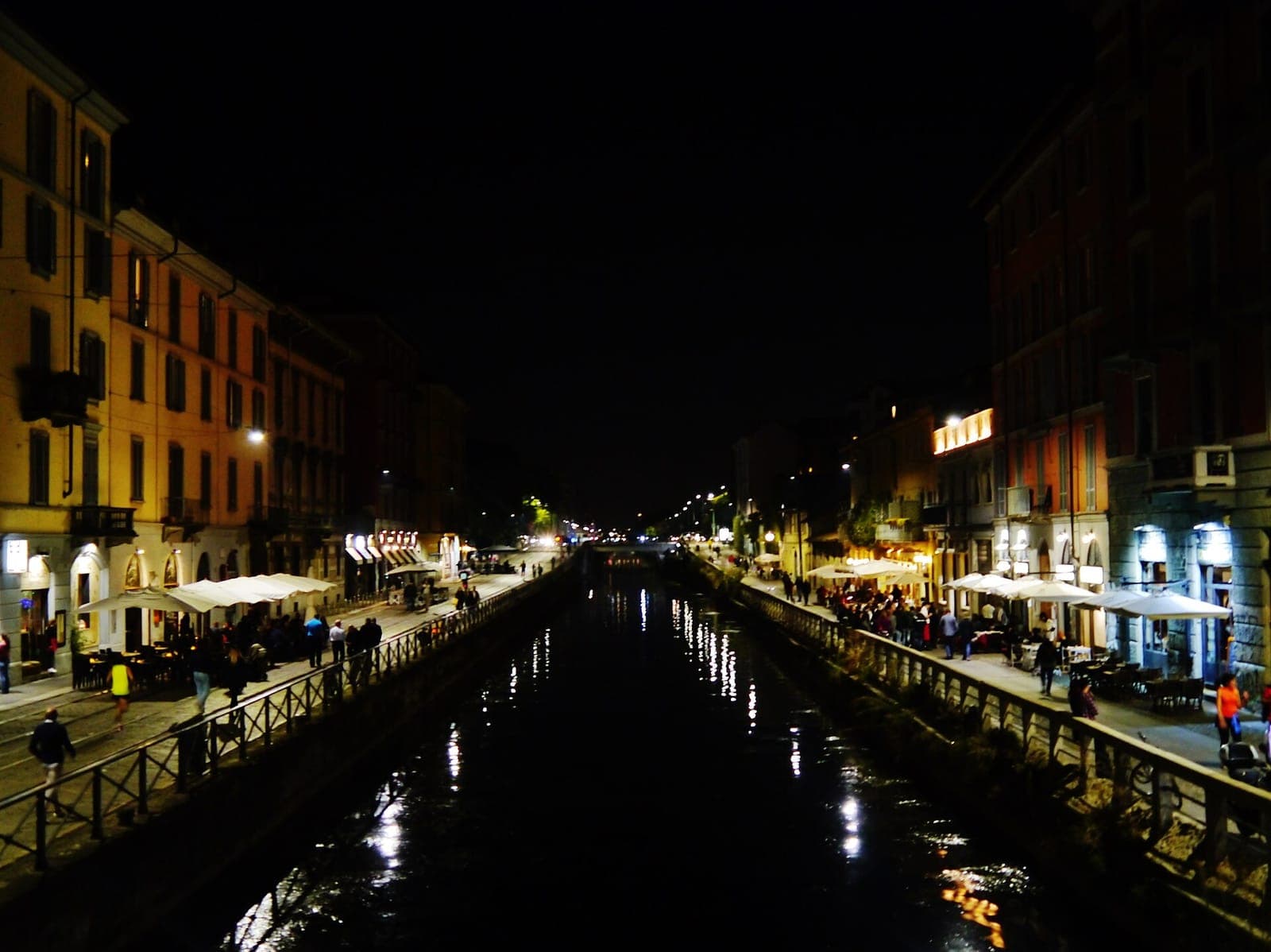 The canals, after dark